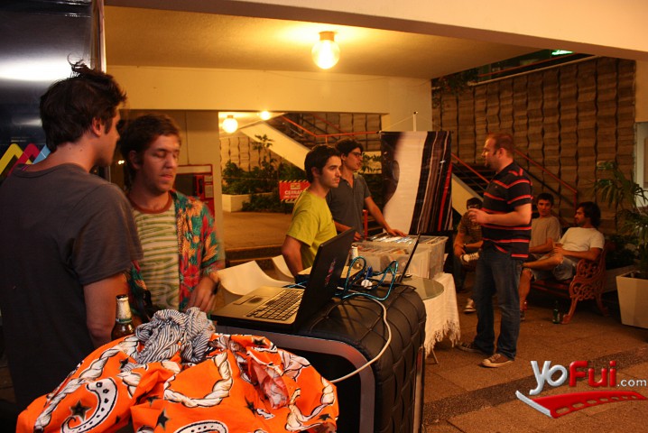 Bazar de trasnoche en Amanda