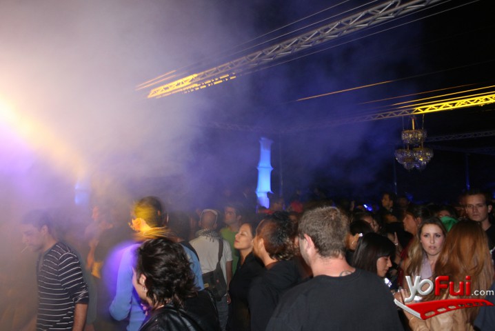 Fotografía en Sundeck Deluxe Night, Cumbre San Cristóbal