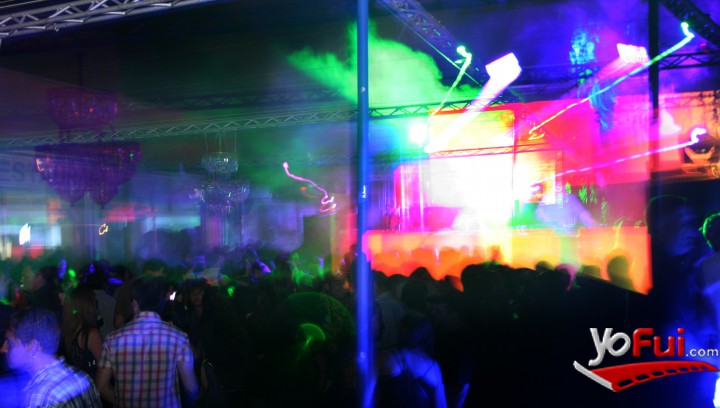 Fotografía en Sundeck Deluxe Night, Cumbre San Cristóbal