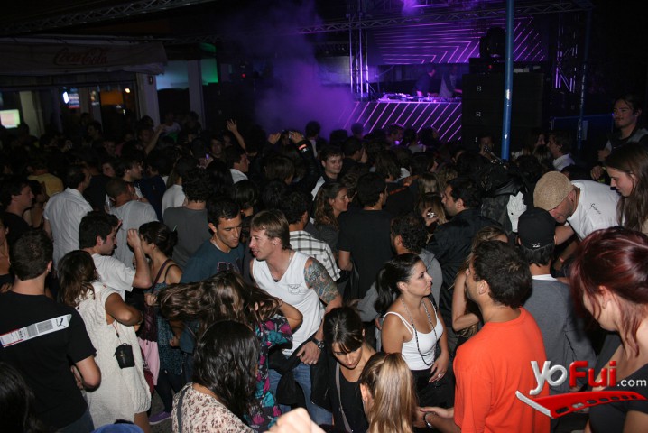 Fotografía en Sundeck Deluxe Night, Cumbre San Cristóbal