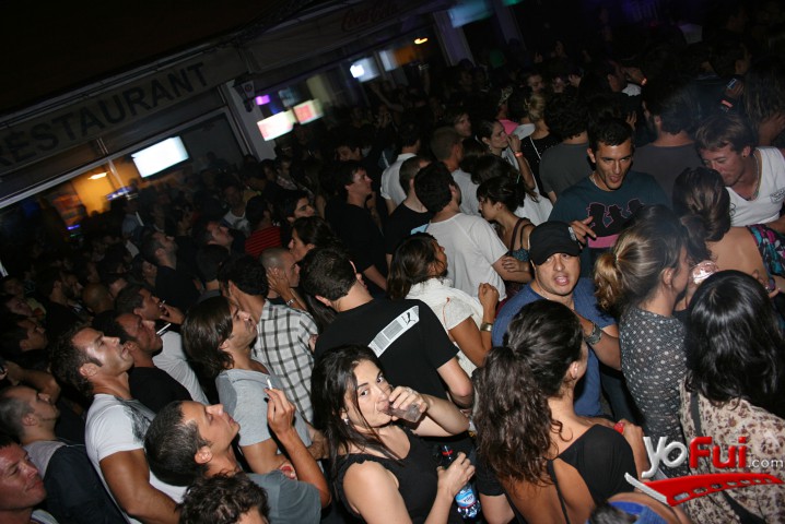 Fotografía en Sundeck Deluxe Night, Cumbre San Cristóbal