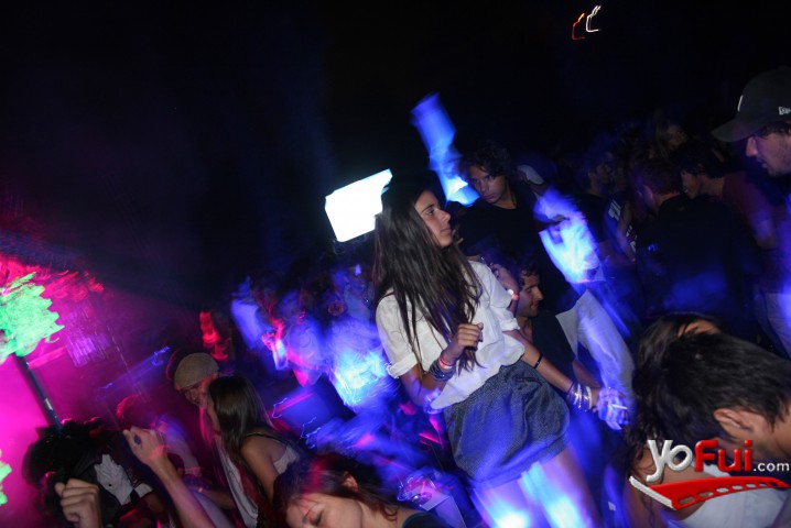 Fotografía en Sundeck Deluxe Night, Cumbre San Cristóbal