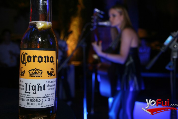 Fotografía en Nicole en lanzamiento Corona Light, Hotel W