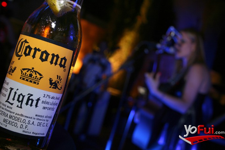 Fotografía en Nicole en lanzamiento Corona Light, Hotel W