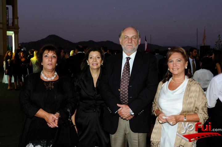 Bernardita Larroulet, María Inés López, Gonzalo Varas, Mariana Prieto