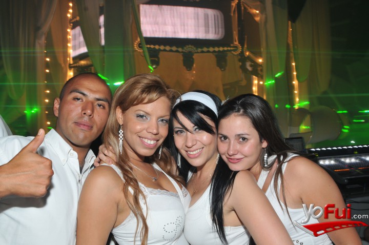 Carlos Hinojosa, Diana Carolina Muñeton y amigas