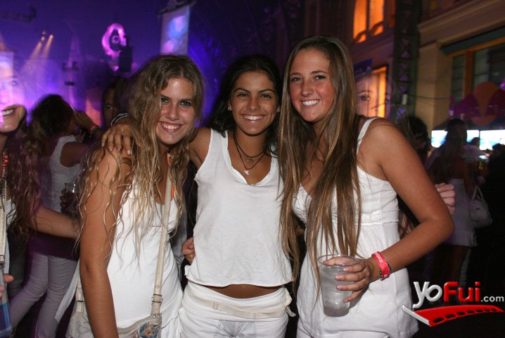 Valentina Garcia, Valentina Lioi, Leo Irarrazabal