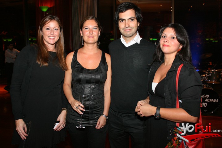 YoFui.com Vivian Ross Scott en Bar Duke´s, Bar Duke´s Grand Hyatt (3013)