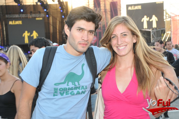 Nicolás Varas, Megan Vooris