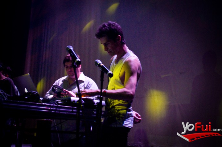 Chris Cox, Perry farrel