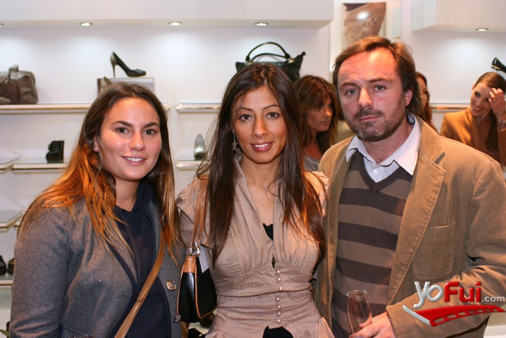 Ana Luisa Estevez, Gabriela Araya, Paul Hudson