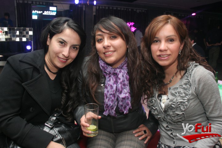 Paz Ugarte, Pamela Flores