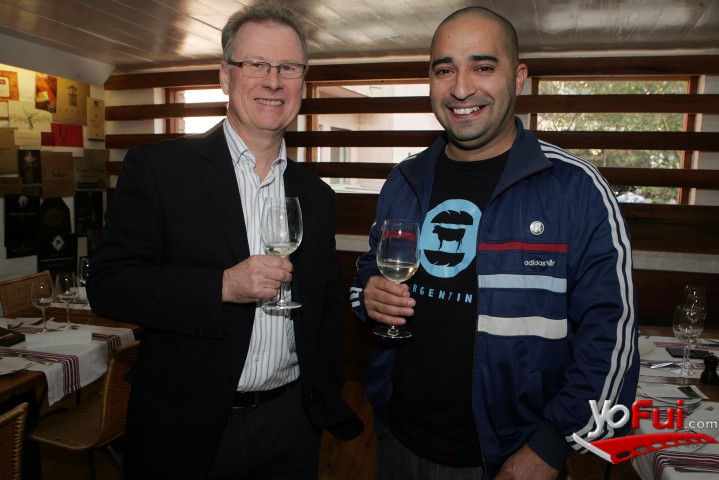 John Duval, Tomás Olivera