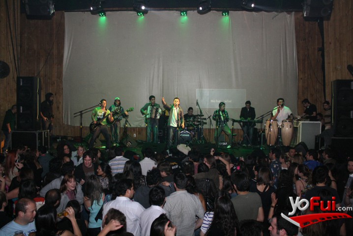 Fotografía en Lanzamiento disco Akiles Baeza, Centro Cultural Amanda