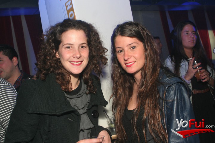 Ines Vial, Constanza Valdivieso