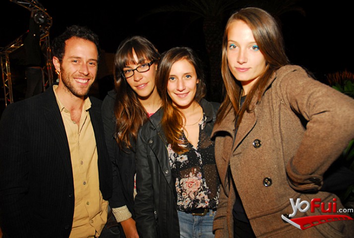 Daniel Buzeta, Valeria Arana, Josefina Arana, Geraldine Neary