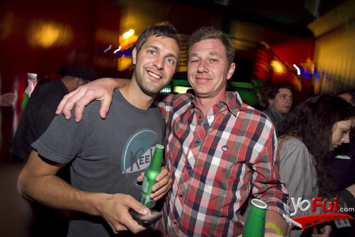 Steven Jones, Rik Hubbard