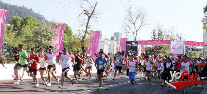 Fotografía en Caminata Avon contra el Cáncer de Mama, Parque Baquedano