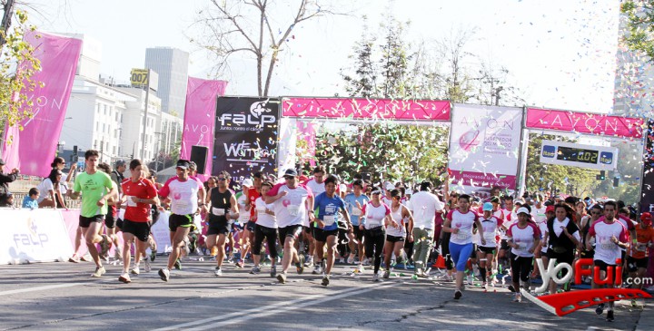 Fotografía en Caminata Avon contra el Cáncer de Mama, Parque Baquedano