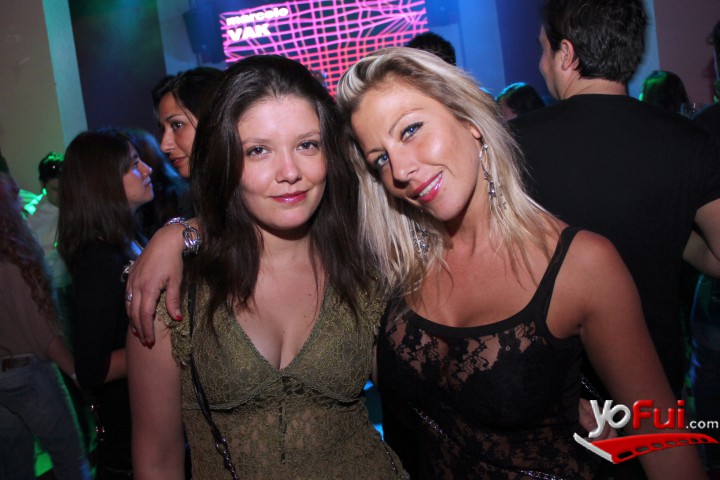 Karla Freire, Erna Yuretic