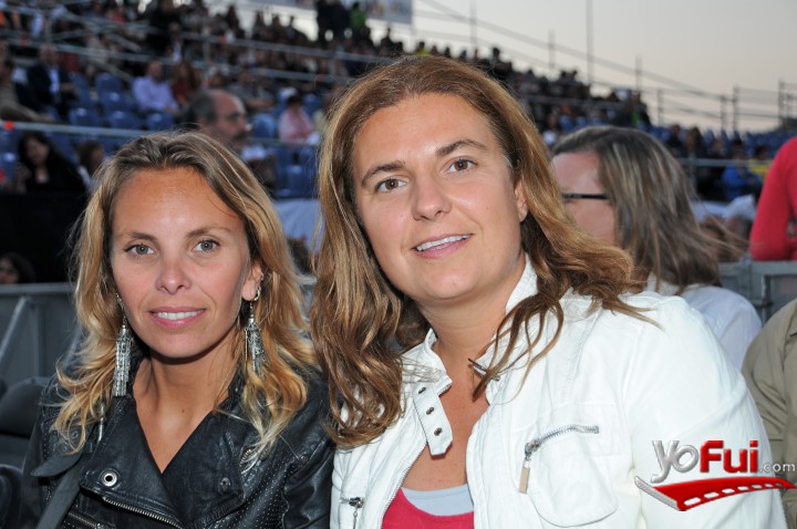 Constanza Niklitschek, Paula Ross