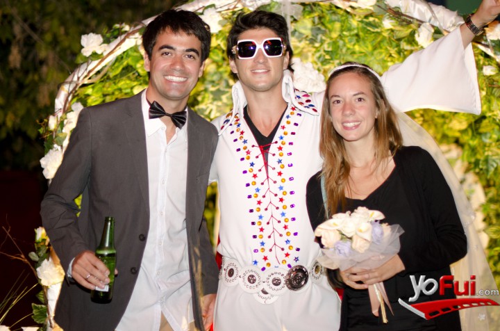 Pio Valdes, Elvis, Camila Carrasco