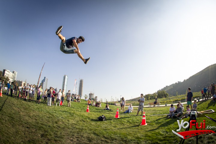 Carlos Zúñiga, en el slackline