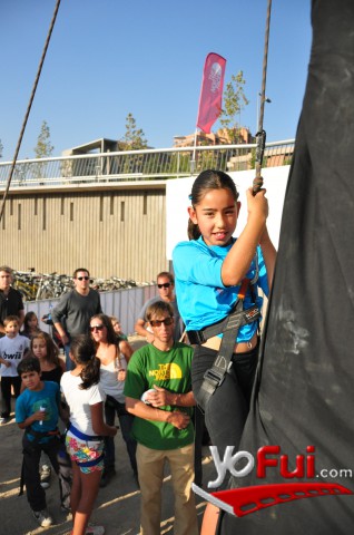 Saira Zegers (en el muro)