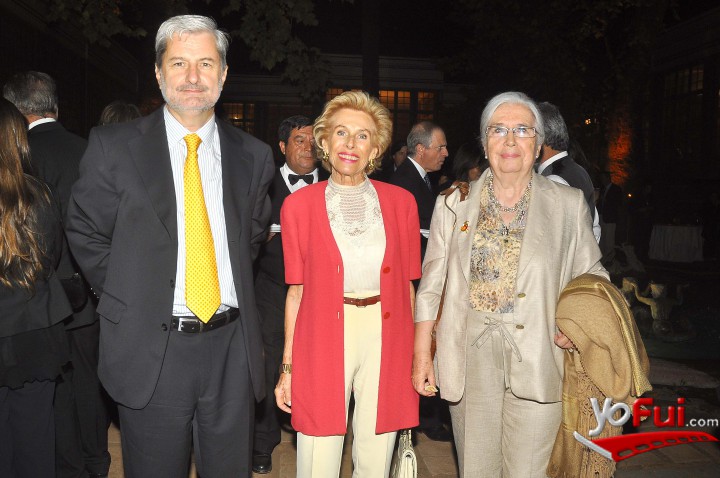 Francisco Monge, Mary Rose Mac Gill, Lilian Jara