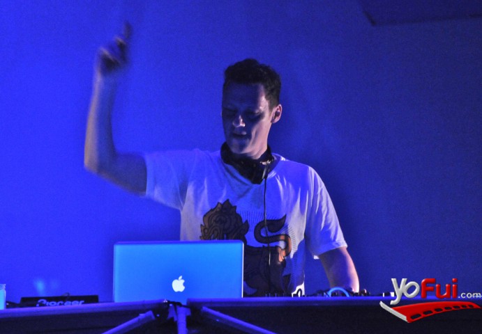 Dj 2000 and One