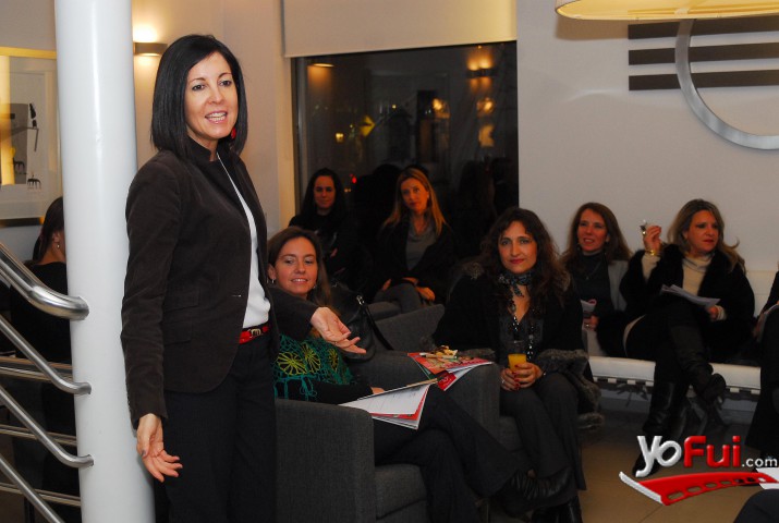 Fotografía en Conversemos un café, evento de Mujer Impacta, Clinica Dermovein