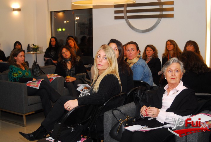 Fotografía en Conversemos un café, evento de Mujer Impacta, Clinica Dermovein