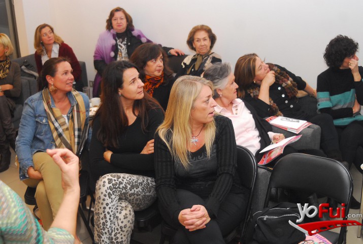 Fotografía en Conversemos un café, evento de Mujer Impacta, Clinica Dermovein