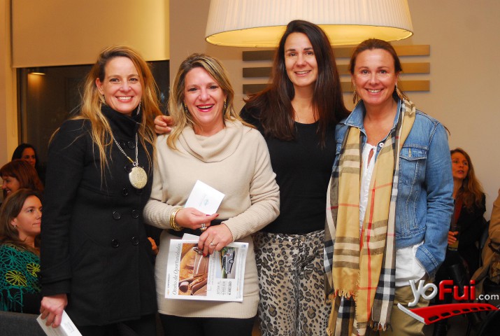 Fotografía en Conversemos un café, evento de Mujer Impacta, Clinica Dermovein