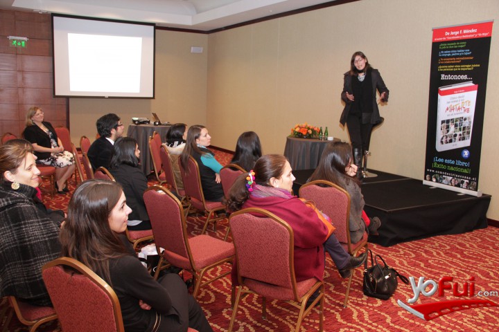 Fotografía en Lanzamiento libro:  ¿Cómo decir las cosas y no matarte ni matarme en el intento?, Hotel Sheraton
