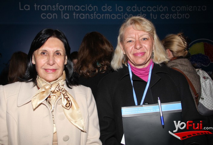 Adela Olguin, Karen Apfelbeck