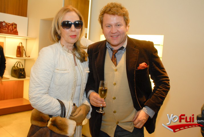 Maya Castro, Alfredo Lopez