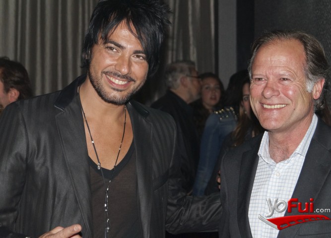 Beto Cuevas, James Hughes