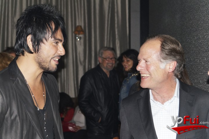 Beto Cuevas, James Hughes