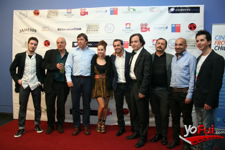 Fotografía en Avant Premiere de Marcelo, la Mafia y la Estafa, Cinemundo