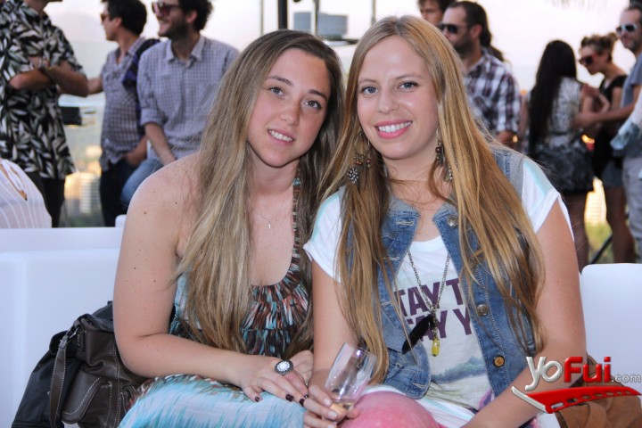 Karen Schoo, Maureen Loutit