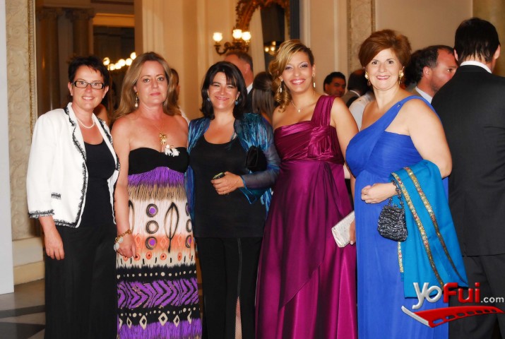 Fotografía en Gala benéfica en Teatro Municipal de Mujer Opina, Teatro Municipal