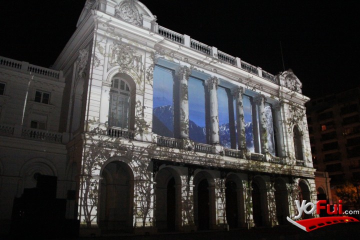 Gran proyección 3D que se realizó en el frontis del Teatro Municipal