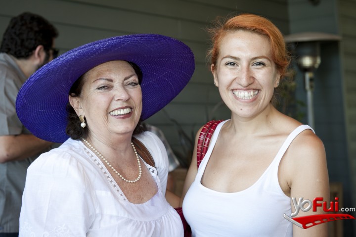 Pilar Larraín, Natalia Elís
