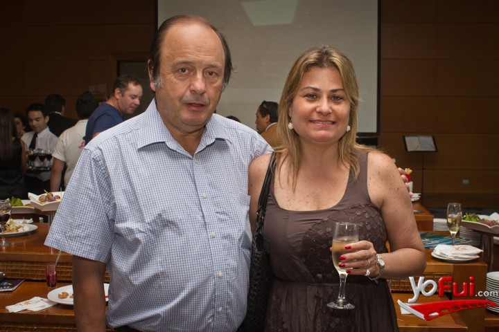 Anibal Urrutia, Angélica Dávila