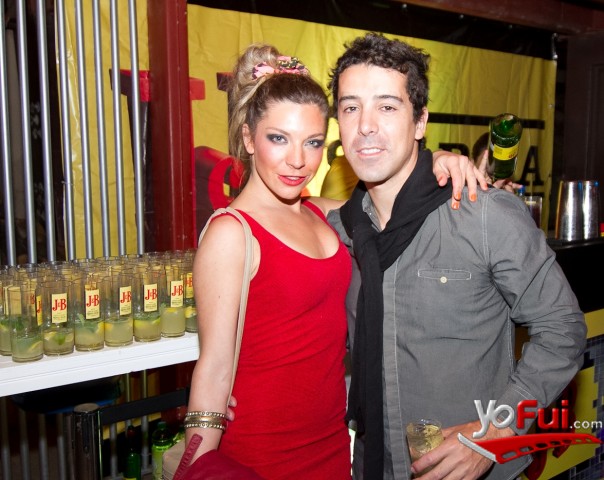 Cecilia Aldunate en Beach Party