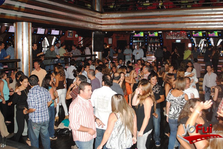 Fotografía en Sesión Sunset 80 & 90 s, Club Eve