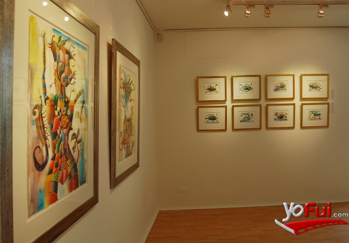 Montaje exposición Extraños en el Paraíso