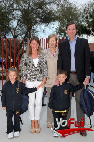 Antonia Guzmán, Andrea Campos, Annie McAndreu, Eugenio Guzmán, hijo, Eugenio Guzmán