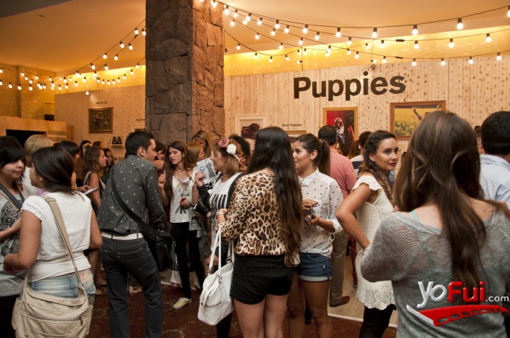 Fotografía en Hush Puppies en Viste Stgo., CasaPiedra